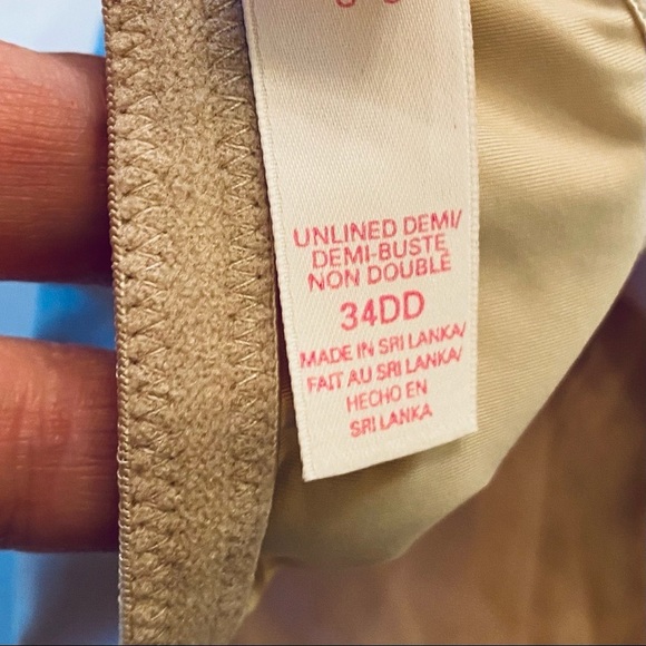 Victoria’s Secret Lined Demi Bra - Picture 3 of 3